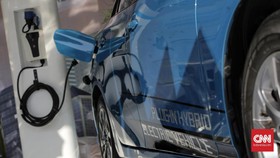 Bahlil: Indonesia Tak Boleh Kalah Soal Ekosistem Mobil Listrik