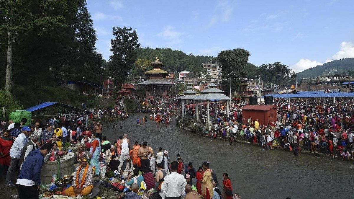 FOTO : Hari Penuh Cinta untuk Ayah di Nepal