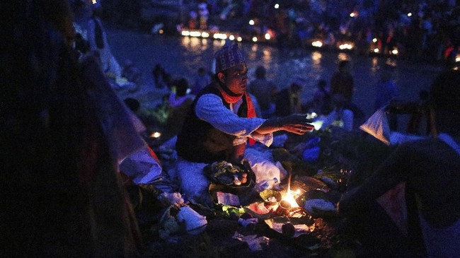 FOTO : Hari Penuh Cinta untuk Ayah di Nepal