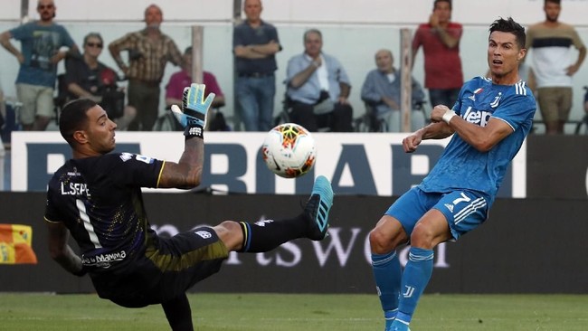 Berikut tujuh fakta penting jelang duel seru antara Juventus melawan Napoli pada pekan kedua Liga Italia di Stadion Allianz, Sabtu (31/8).
