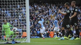Hasil Liga Inggris: Man City Pesta Gol, Chelsea Imbang