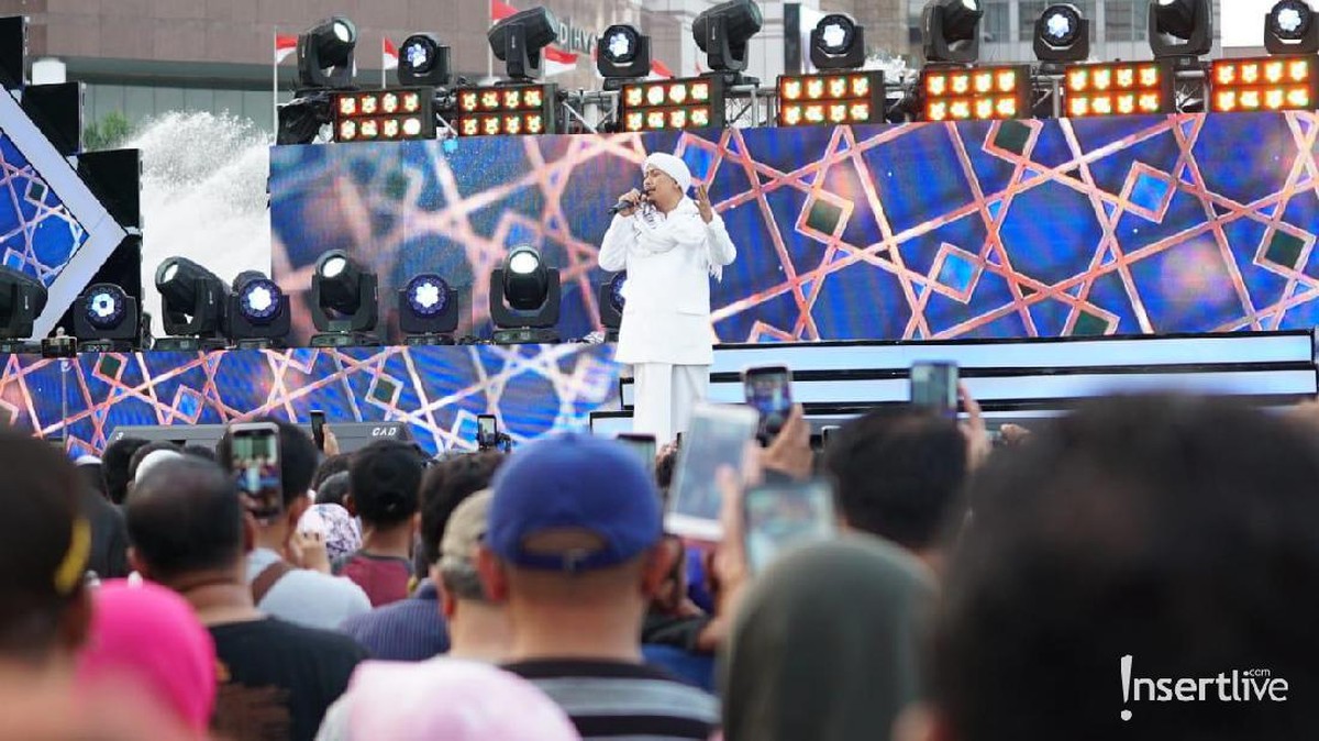 Beberapa keramaian dan keseruan acara Jakarta Muharram Festival di Bundaran HI&comma; Jakarta Pusat&comma; hari ini&comma; Sabtu &lpar;31&sol;8&rpar;