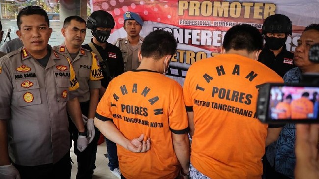 Dua komika yang ditangkap polisi karena dugaan mengonsumsi sabu yaitu DN dan RN terancam hukuman penjara minimal lima tahun.