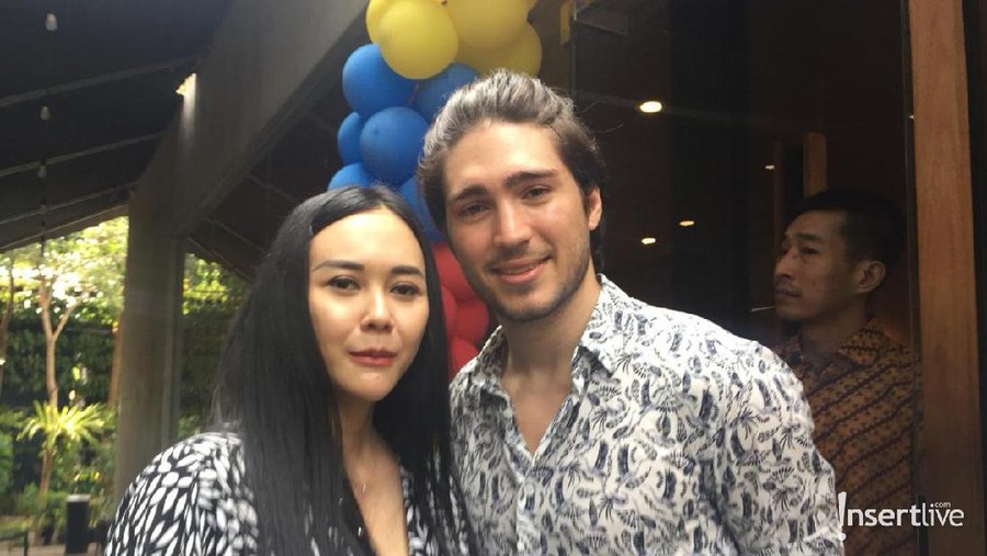 Aura Kasih dan Eryck Amaral Aura Kasih dan Eryck Amaral