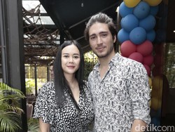 Tak Hanya Lewat Radio, PA Punya Cara Lain untuk Panggil Suami Aura Kasih