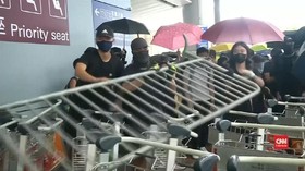 VIDEO: Pekan ke-13 Unjuk Rasa, Bandara Hong Kong Jadi Sasaran