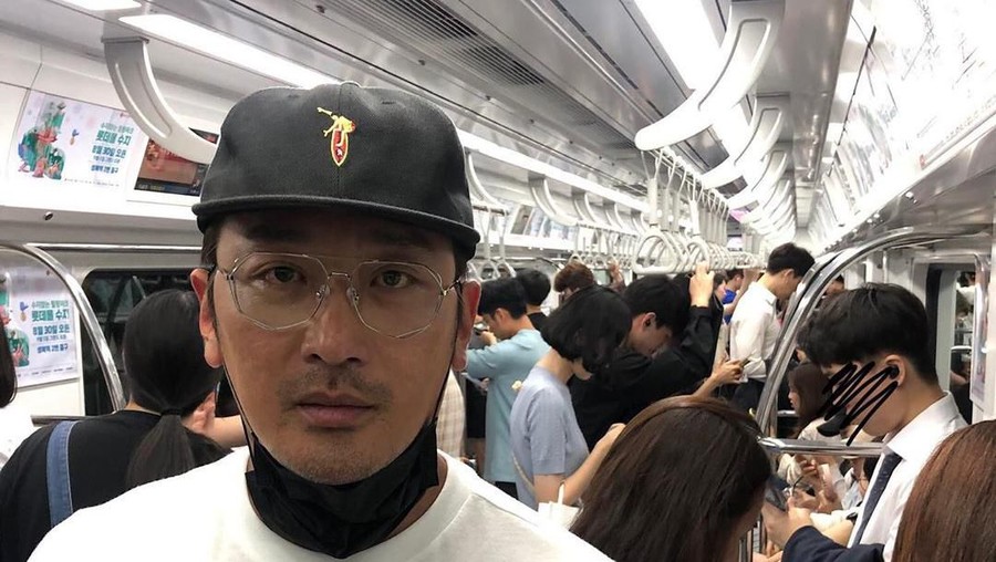 Ha Jung Woo dikabarkan sedang menjalani pemeriksaan di kepolisian setempat.