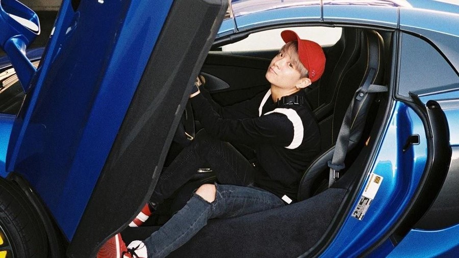 Amber hengkang setelah 10 tahun bersama f(x) di bawah agensi SM Entertainment.