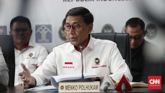 Ketua DPP Gerindra Desmond menyayangkan pernyataan pengungsi gempa Maluku beban dan sebut Wiranto memiliki catatan yang buruk di setiap jabatan di pemerintah.