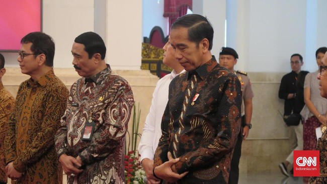 Para pakar hukum tata negara yang tergabung dalam APHTN-HAN meminta Jokowi ungkap ke publik kriteria menteri 2019-2024 untuk mencegah cawe-cawe dari parpol.