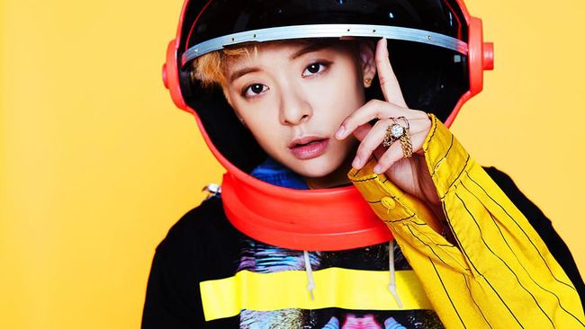 Salah satu personel f(x), Amber Liu, mengumumkan dirinya keluar dari SM Entertainment sejak bergabung pada 2009.