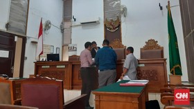 Sidang Gugatan Terkait Polusi Udara Kembali Ditunda