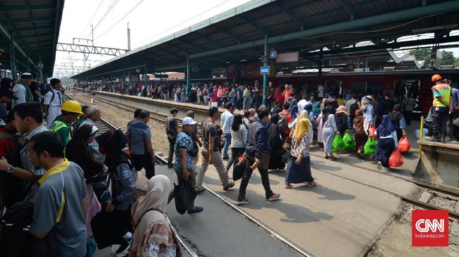 Menhub Budi Karya menyebut pemindahan stasiun sentral dari Stasiun Gambir ke Manggarai tetap dilanjutkan di periode kedua Jokowi.
