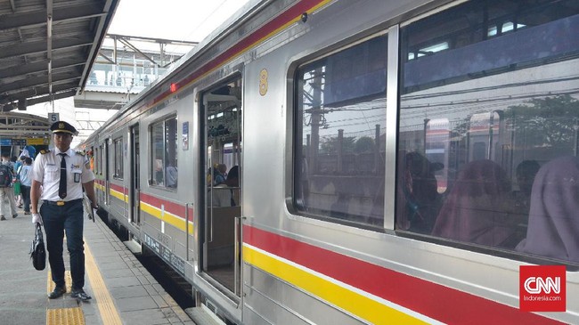 PT KCI masih memantau sejumlah genangan di lintasan KRL lintas Tangerang, begitu juga di sejumlah titik memasuki Stasiun Tanah Abang.