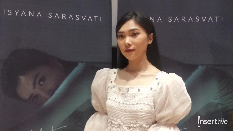 2 Tahun Vakum, Isyana Sarasvati Akirnya Rilis Lagu Baru 'Hati Yang Terluka'