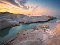 Sarakiniko, Pantai 'Bulan' di Yunani