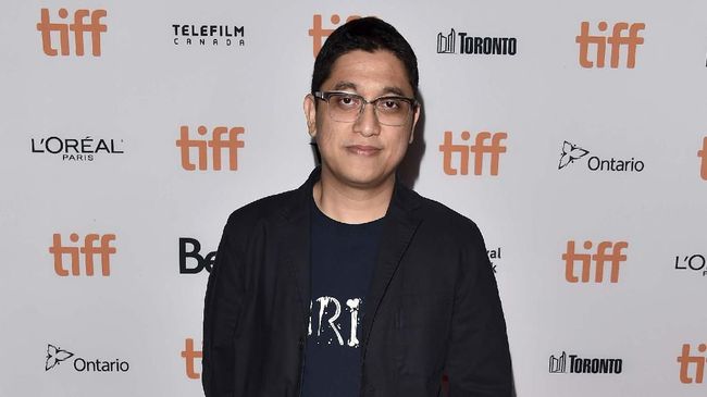 Sutradara Kimo Stamboel mengaku dirinya dan Joko Anwar berkonsultasi dengan paranormal untuk menggarap film 'Ratu Ilmu Hitam'.