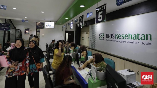 BPJS Kesehatan memprediksi 30 persen dari total peserta program JKN berpotensi untuk memilih turun kelas setelah iuran naik dua kali lipat.
