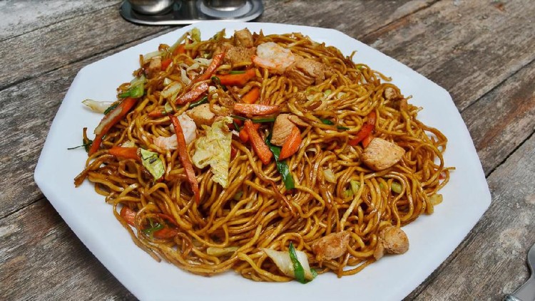 Cara membuatnya mudah dan rasanya pun bersaing dengan mi di restoran. Langsung bikin di rumah yuk, resep mi Jawa berikut.