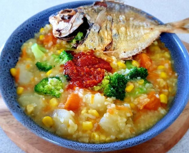 Resep Bubur Manado Rice Cooker, Menu Sarapan Nikmat & Gampang Dibuat