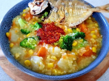 Resep Bubur Manado Rice Cooker, Menu Sarapan Nikmat & Gampang Dibuat