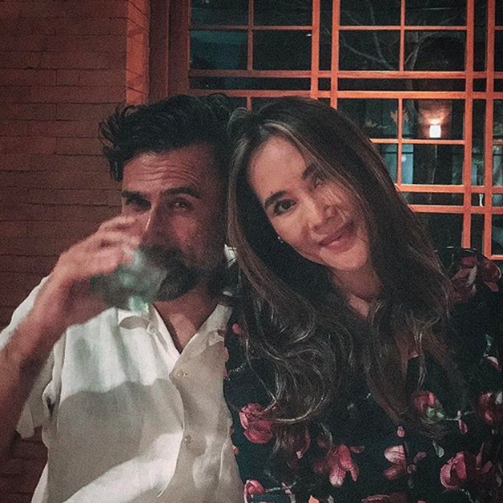 <p>Jeremy dan Ina baru saja merayakan wedding anniversary yang ke-25. Tetap terlihat mesra dan awet muda. (Foto: Instagram @jeremythomas_jt)</p>