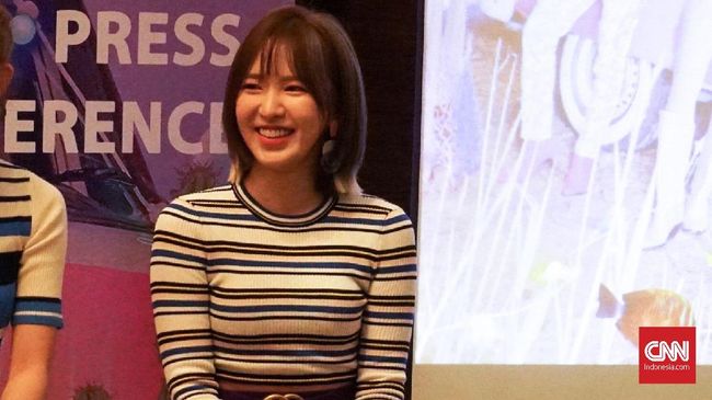 Wendy yang jatuh pada Rabu (25/12) mengalami luka di wajah dan patah tulang. Agensi menyebut, Red Velvet tak dapat menjalani jadwal yang telah ditentukan.