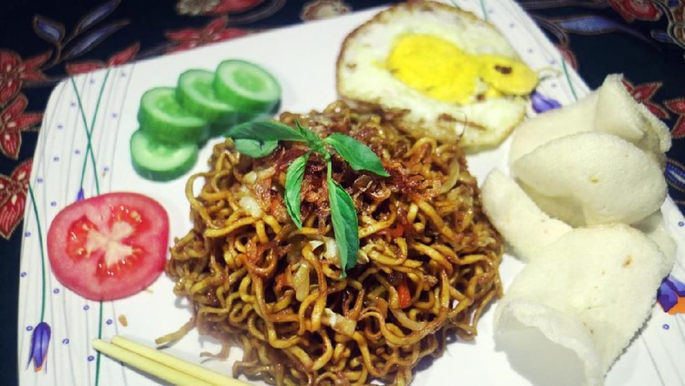 Asian fried noodles with egg for stock photo