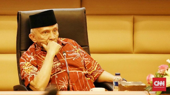 Amien Rais melalui unggahan di akun YouTube mengkritik Mahfud MD yang dia anggap berubah sejak menjabat Menko Polhukam.