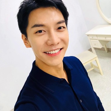 Lee Seung Gi Comeback sebagai Penyanyi usai 5 Tahun Vakum