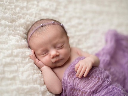Menarik, 20 Nama Bayi Perempuan Bermakna Permata
