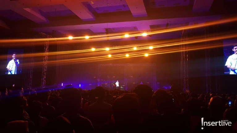 Mike Shinoda melangsungkan konser di Jakarta, indonesia. intip aksinya berikut ini.