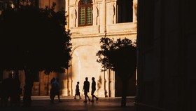 Katedral Sevilla Terapkan Aturan Terkait Pakaian