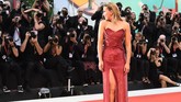 FOTO: Ragam Aksi Seleb di Venice Film Festival 2019 Venice Film Festival 2019 yang berlangsung 29 Agustus sampai 7 September mendatang jadi momen para bintang merayakan festival film tertua di dunia itu.