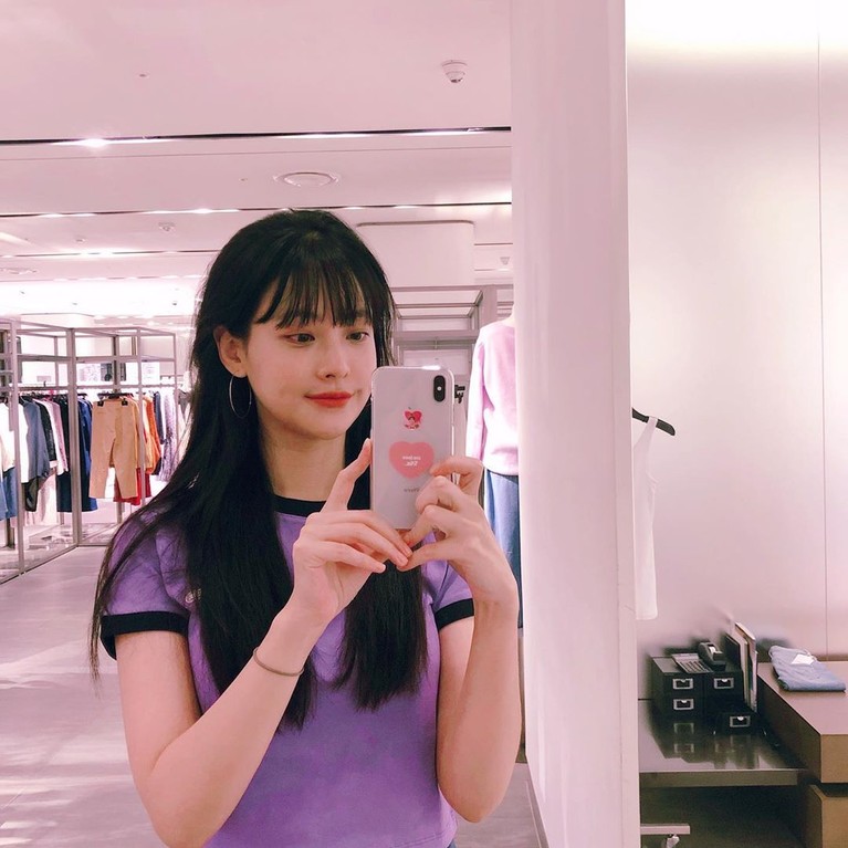 Dua Wanita yang Dituduh sebagai Selingkuhan Ahn Jae Hyun Oh Yeon Seo dan Kim Seul Gi dituduh sebagai selingkuhan Ahn Jae Hyun. Intip kecantikan mereka berikut ini.
