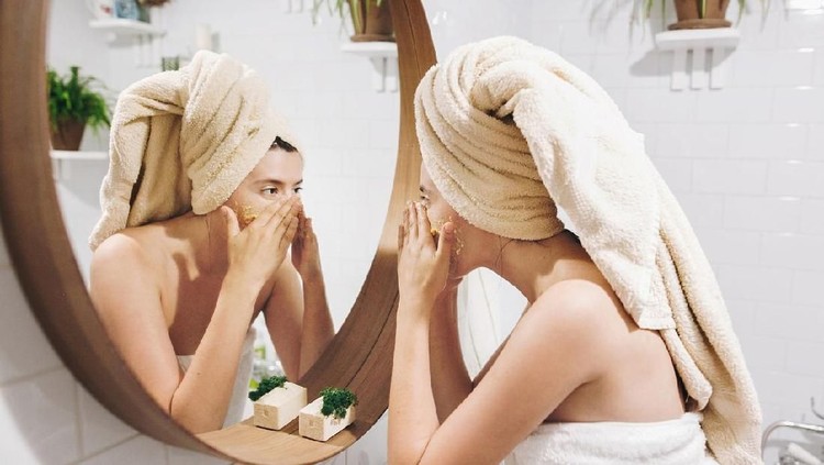 Setelah melasma pudar atau hilang, bukan tak mungkin akan muncul lagi. Yuk ketahui cara mencegahnya.