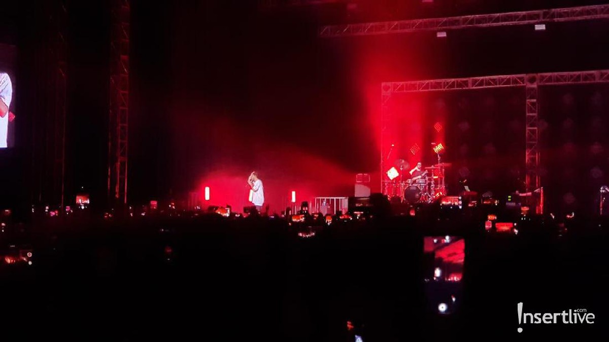Mike Shinoda melangsungkan konser di Jakarta&comma; indonesia&period; intip aksinya berikut ini&period;