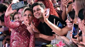 FOTO: Ragam Aksi Seleb di Venice Film Festival 2019