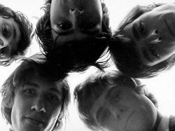 Pink Floyd Dukung Ukraina Lewat Lagu Barunya
