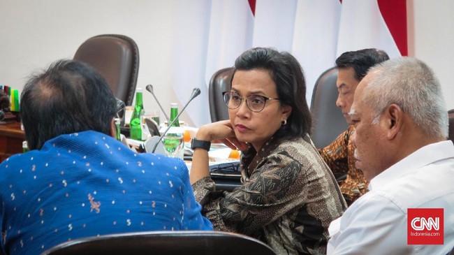 Menteri Keuangan Sri Mulyani saat mengikuti rapat terbatas di Kantor Presiden, Istana Kepresidenan Jakarta, Rabu (4/9).