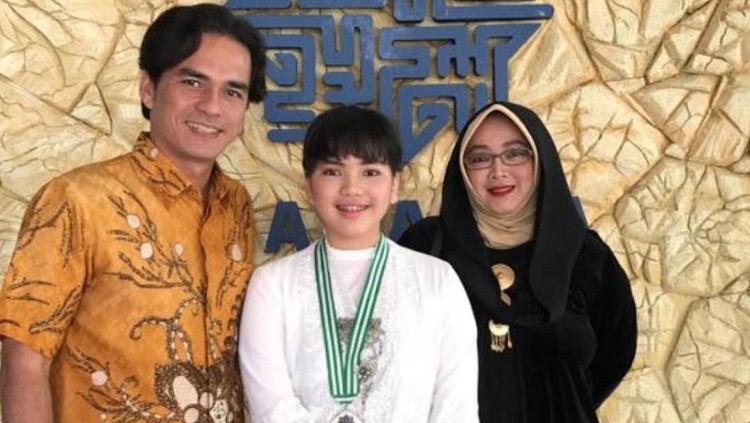 Keluarga Rina Gunawan dan Teddy Syach