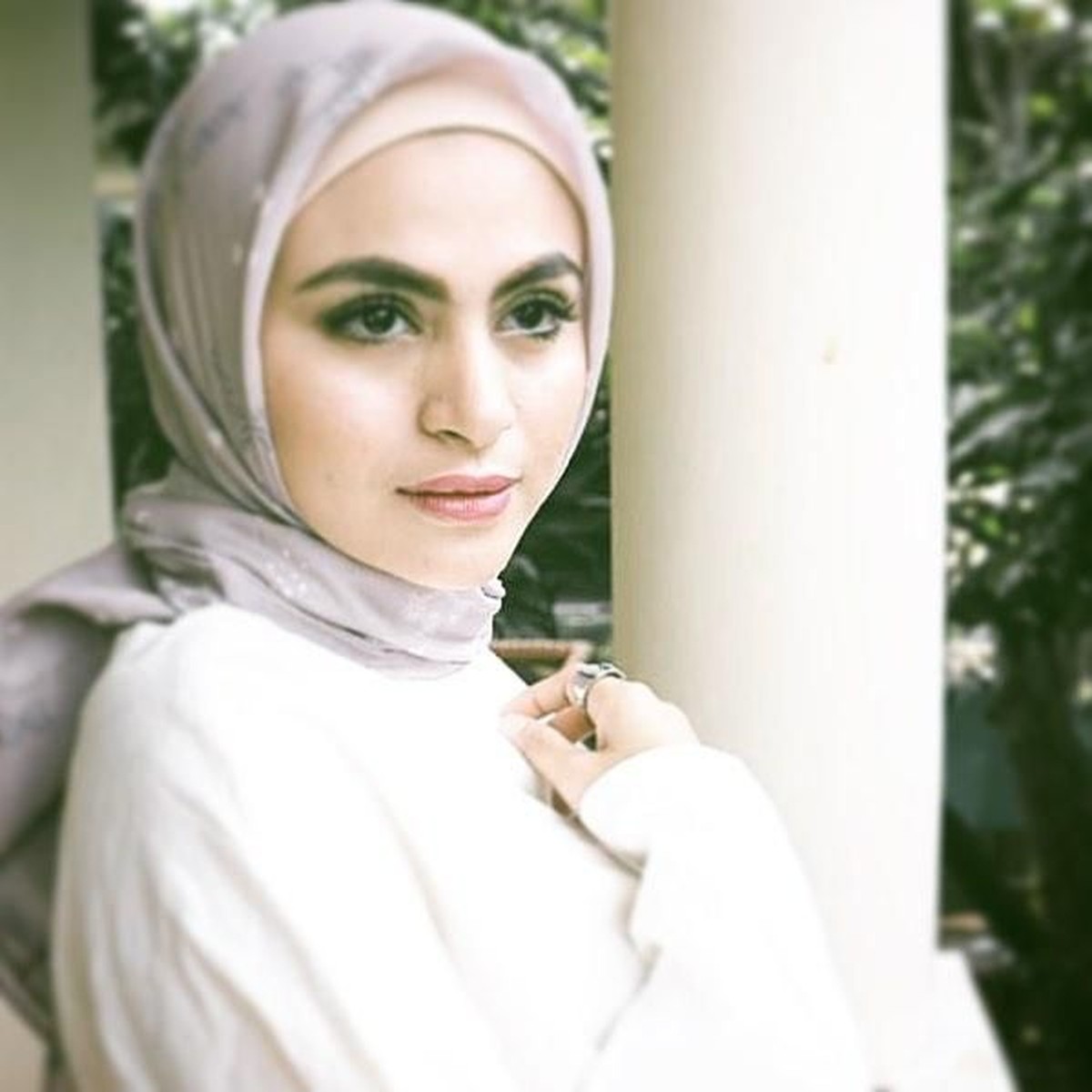 Berikut&comma; transformasi Asha Shara saat ia mengawali karirnya sebagai model lalu mulai mengenakan hijabnya&period; 