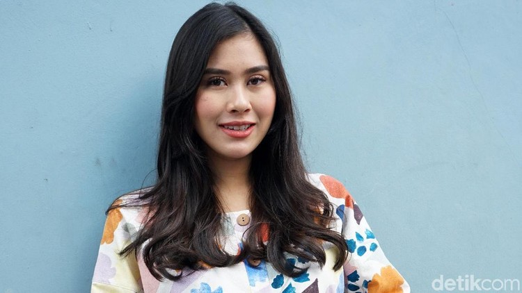 Adik Raffi Ahmad, Syahnaz Sadiqah bahagia banget nih, Bun, bayi kembar yang dikandungnya ternyata beda jenis kelamin alias kembar fraternal.