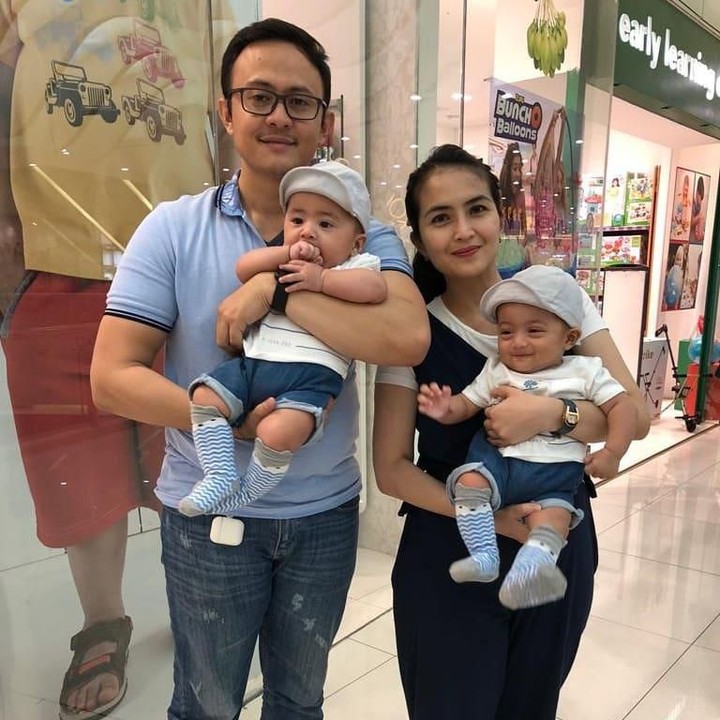 <p>Keluarga mereka juga kerap menghabiskan waktu bersama nih. (Foto: Instagram @kddevie)  </p>