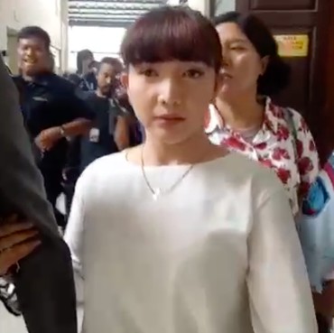 Tanpa Baju Tahanan, Roro Fitria Tampil Trendi di Pengadilan Negeri