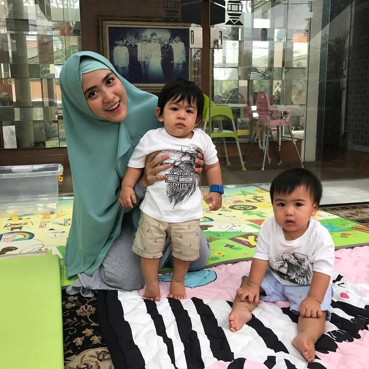 <p>Kenalkan, Bun, si kembar Aqil Mahmoed Sibawaih dan Mahier Mahmoed Syairoziy. (Foto: Instagram @apriljasmine85)</p>