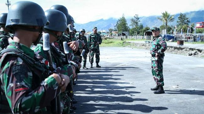 TNI Siagakan Pasukan di Pegunungan Bintang Papua TNI mengerahkan pasukan untuk bersiaga di Kabupaten Pegunungan Bintang, Papua menyusul insiden penembakan Pesawat CASA TNI AU oleh orang tak dikenal pekan lalu.