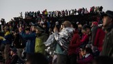 FOTO: Menatap Surya dari Gunung Fuji Panorama matahari terbit dari puncak Gunung Fuji, Jepang, yang sangat cantik membuat pendaki rela memulai perjalanan sejak dini hari.