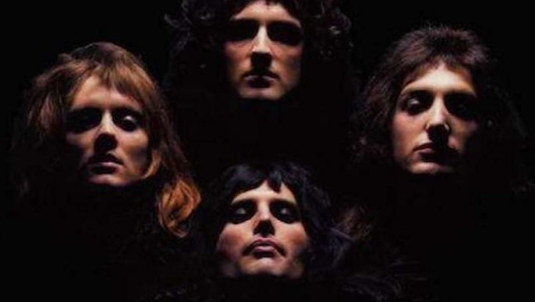 Mengenang hari ulang tahun Freddie Mercury, berikut sembilan lagu terbaik yang dipopuler oleh Queen versi Insertlive. Apa nih lagu kesukaan Insertizen?