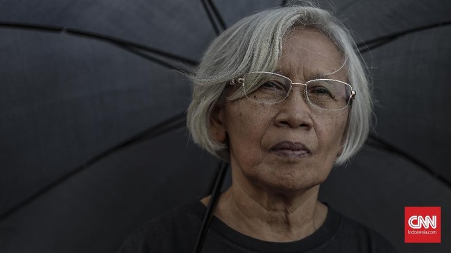 Sumarsih Temui Pramono di Balai Kota, Laporkan Rumah Kerap Kebanjiran Orang tua korban Semanggi I, Maria Katarina Sumarsih, bertemu Gubernur DKI Pramono Anung untuk laporkan banjir di Meruya Selatan. Tindak lanjut dijanjikan.